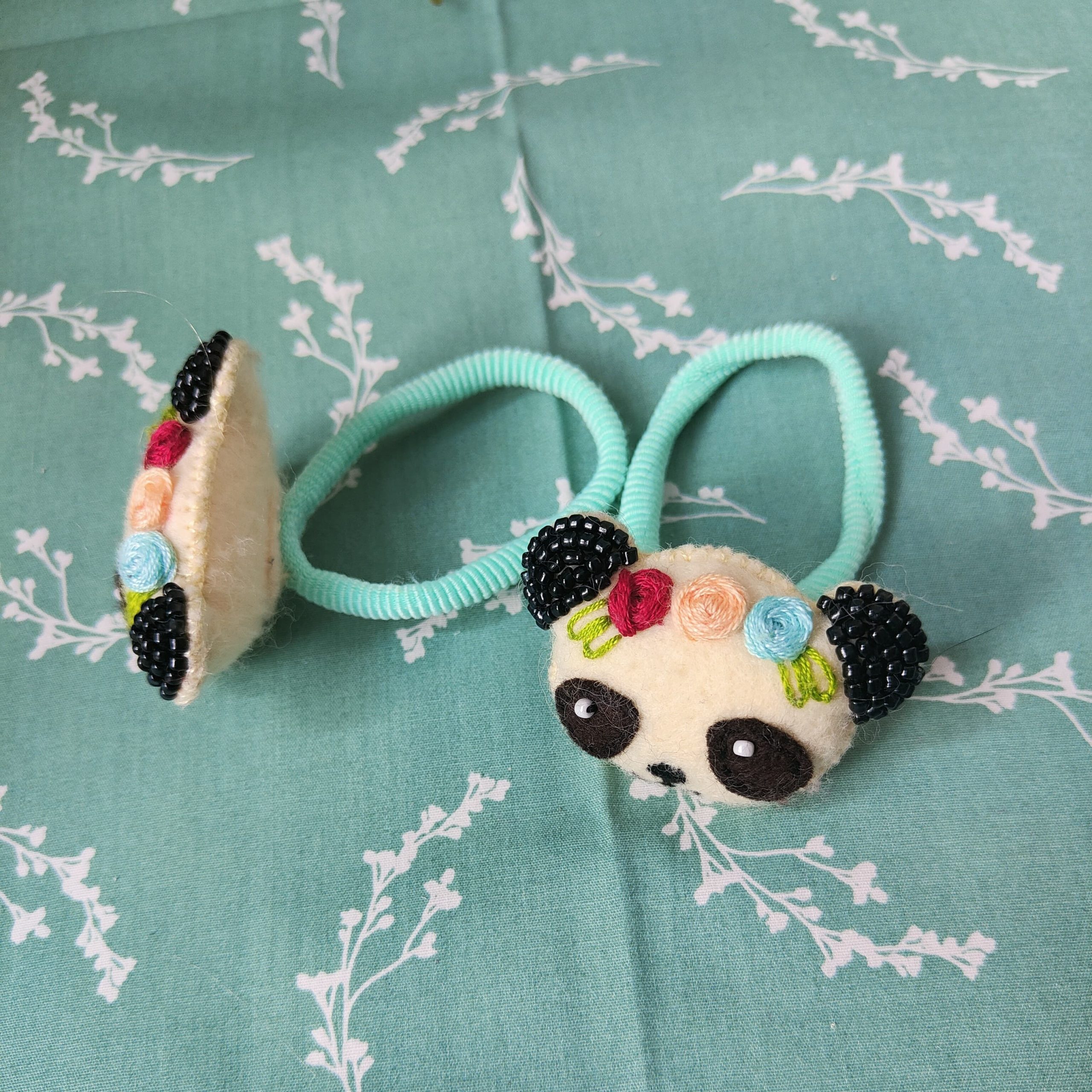 Elastique enfant en feutrine panda brodé main - Léger et tout doux – Image 3