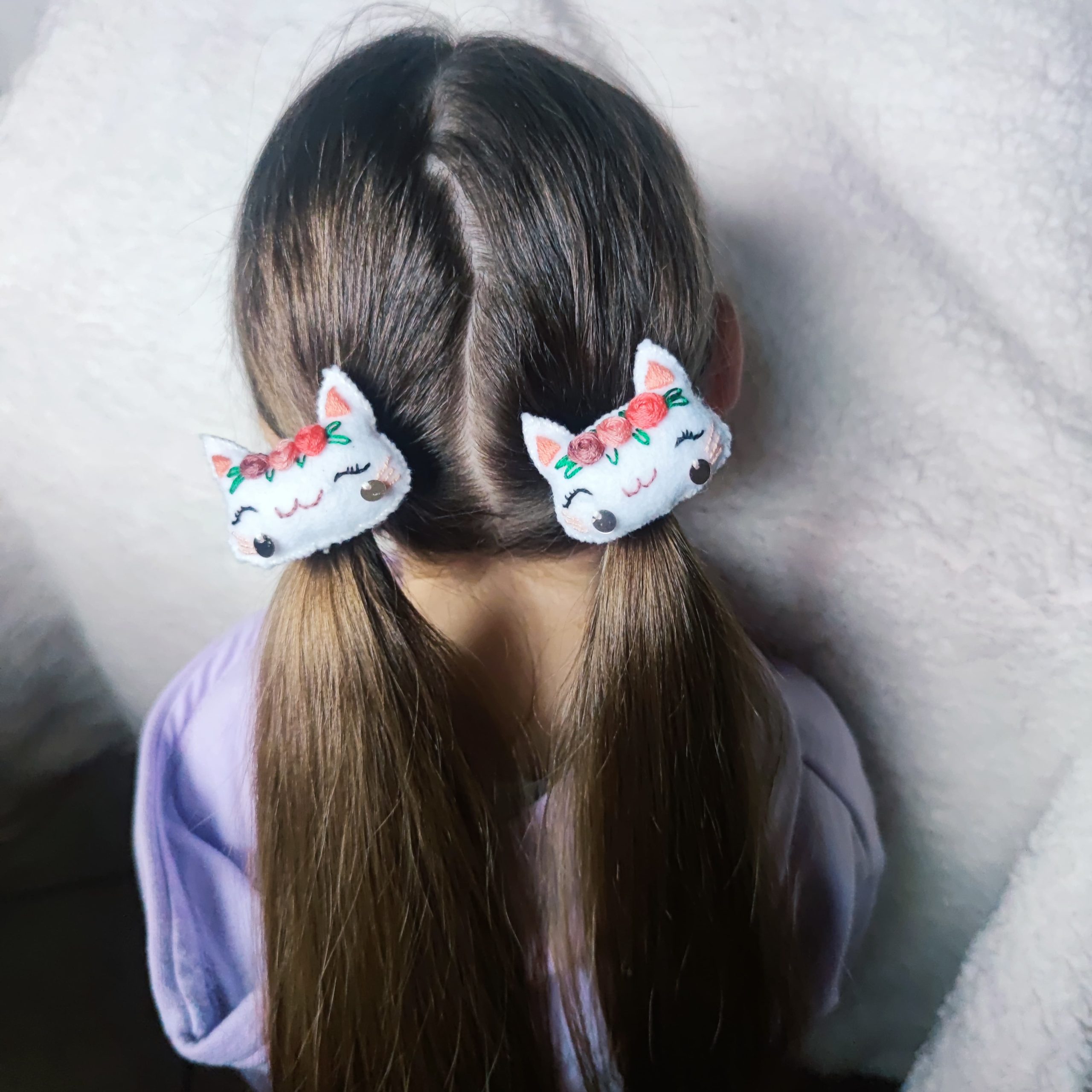 Elastique enfant en feutrine chat brodé main - Léger et tout doux – Image 2