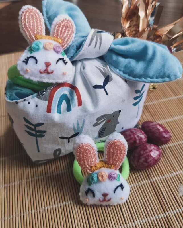 moncoinbroderie-lapin-paques-perles-broderie-couronne-fleurs-brodermain-blanc-feutrine